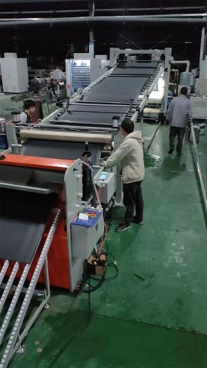 TPE汽車(chē)腳墊片材代加工_TPE汽車(chē)片材生產(chǎn)設(shè)備_蚌埠佳德